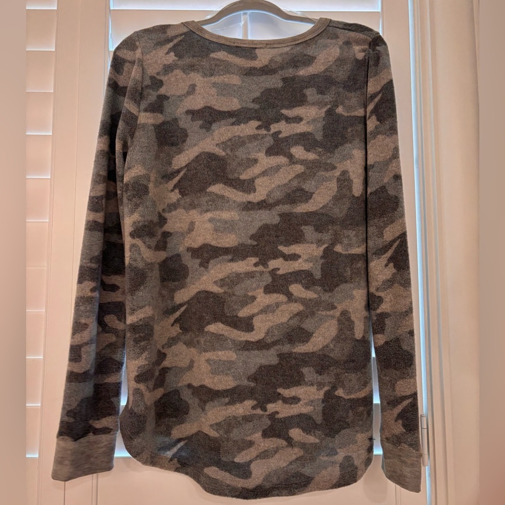 Pink Clover Nova Gray Camouflage Long Sleeve Top Super Soft Size M - Picture 7 of 8